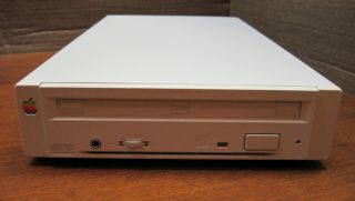 Vintage AppleCD 300 M3023 External CD Drive for SCSI Macintosh and Apple IIgs 2