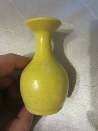 Vintage Pigeon Forge Pottery Mustard 3.  25” Bud Vase Miniature St.  John U.  S.  A.  Nr