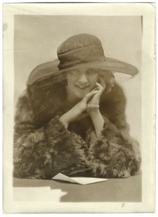 Cute Art Deco Flapper In Fur Vintage 1920s Charles Sheldon Fashion Ad Photograph