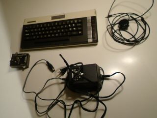 Atari 600xl Vintage Home Computer Console With Acc 600xl