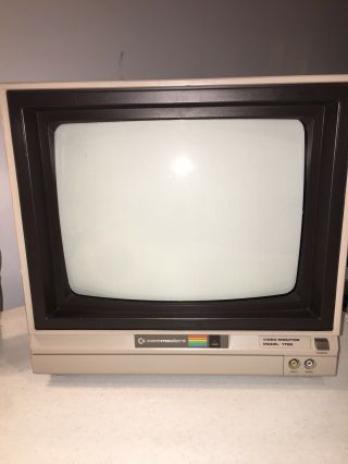Vintage Commodore Model 1702 Color Video Monitor 64 Well