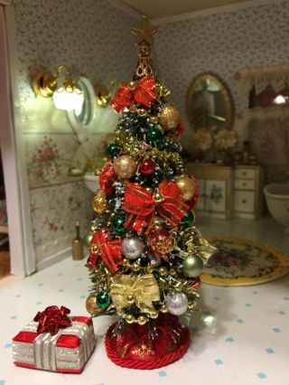 Dollhouse Miniature Christmas Tree With Gift Package