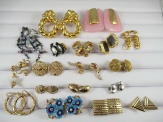 18 Signed Avon Clip On Earrings Gold Tone Vintage Jewelry