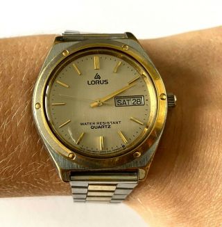 Vintage Lorus Quartz Day Date Y573 7000 Men ' s Watch Runs Battery Two Tone 3