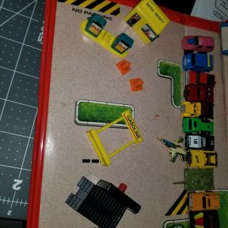 Vtg Micro Machines Service Station Center Playset Case Galoob 1987 & 12 Vehicles 2