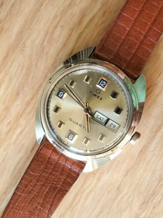 Vintage 1970 ' s Timex Q Men ' s Day Date Watch Gold Plated RUNS 2