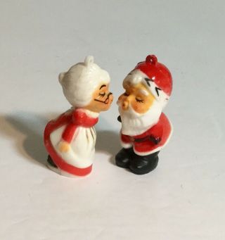 Vintage Christmas Kissing Santa And Mrs Claus Cake Topper Ornament Hong Kong