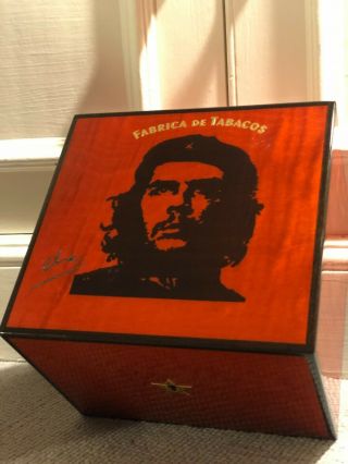 " Che Robusto " Humidor,  For 25 Cigars By Elie Bleu