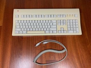 Apple Extended Keyboard Ii,  Cable M3501 - Alps Cream - Colored Switches -