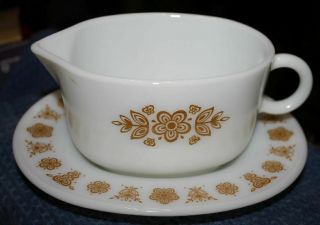 Vintage Pyrex Gravy/sauce Boat With Underplate Butterfly Gold 1fos
