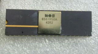 Gold Mos 6567r5 6a Vic Ceramic 1982 C - 64 Commodore 64 Cbm Oem Ntsc C64