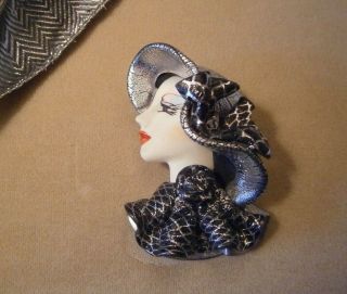 Vintage Art Deco Pretty Lady In Profile With Hat Brooch Pin - Grey/silver/black