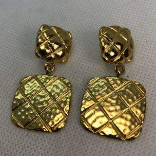 Vintage Goldtone Dangle Drop Pierced Earings 1.  75” Signed L C Great Fashion Look