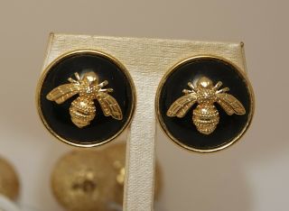 Vintage Joan Rivers Bumble Bee Button Earrings Gold Toned And Faux Black Onyx