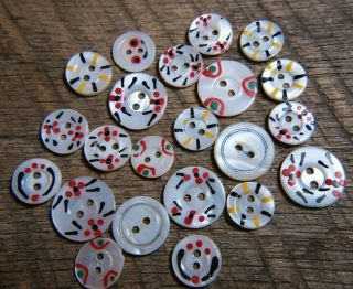Vtg Hand Painted Shell,  Pearl Buttons 1/2 " To 5/8 "
