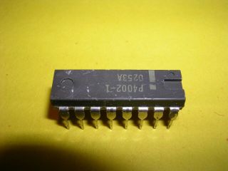 Intel P4002 - 1 (4002 - 1) Static RAM - C4004 / C8008 / C4040 Era - Gray Plastic 2