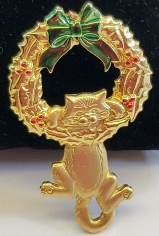 Vintage Signed Jj Playful Kitten Cat Christmas Wreath Figural Pin Pin Gold Tone