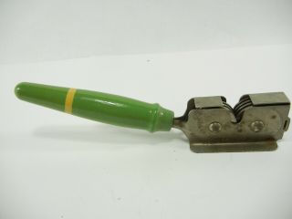 Vintage Skyline Knife Sharpener W/green Wooden Handle I573