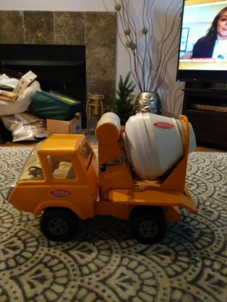 Vintage 1970s Pressed Steel Tonka Cement Mixer w/ Tilt Bed Yellow Orange Truck 2