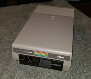 Commodore 1541 Floppy Disk Drive - Powers On -