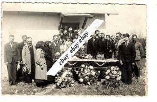 1930 - S Man / Lady ? Post Mortem Open Coffin Vintage Antique Photo European