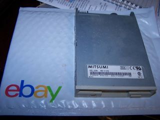 D359m3 Mitsumi 1.  44 Pc Floppy Drive - White\cream Color