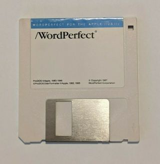 Wordperfect Software Apple Iie Iic 3.  5” Floppy Disc Vintage 1987