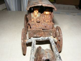 Vintage Cast Iron Amish/Quaker Family in Horse - drawn Carriage/Wagon/Buggy 1970 ' s 2