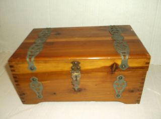 Vintage Trinket Box Treasure Chest Solid Wood Storage Chest With Metal Hardware
