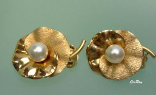 Vintage Pat Pend Gold Tone Clip On Flower Earrings With Faux Pearl