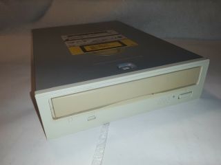 Apple Applecd 8x Internal Performa Scsi Cd - Rom Drive 678 - 0090 Model Cr - 5 (1996)