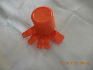 Vintage Tupperware Measuring Cups Orange Set Of 6 Made In USA 3