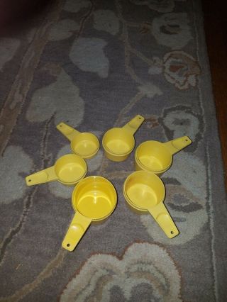 Vintage Tupperware Set Of 6 Yellow Measuring Cups