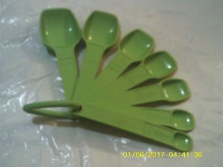 Vintage Tupperware Apple Green Measuring Spoons Set Of 6 With Ring Vguc