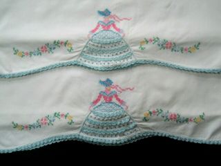 Vintage Hand Embroidered Southern Belle Pillowcases / Crocheted Accents 2