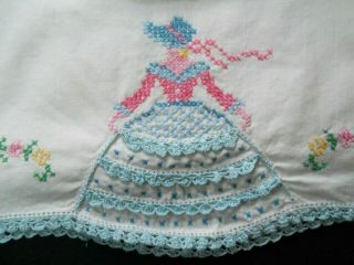 Vintage Hand Embroidered Southern Belle Pillowcases / Crocheted Accents 3