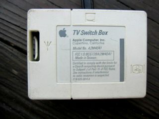 Vintage Rare Apple TV/computer Switch Box model A2M4041 P/N 825 0814A 2