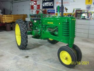John Deere B Antique Tractor farmall allis oliver a g h d r 2