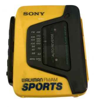 Vintage Sony Walkman Sports Wm - Af59 Cassette Player Fm/am Radio