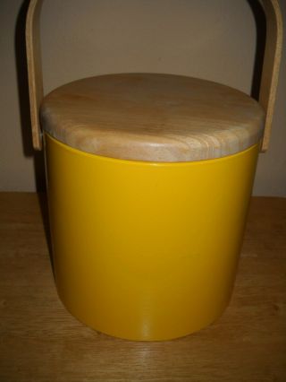 Vintage Georges Briard Signed Ice Bucket Yellow with Wood Handle & Top USA 2