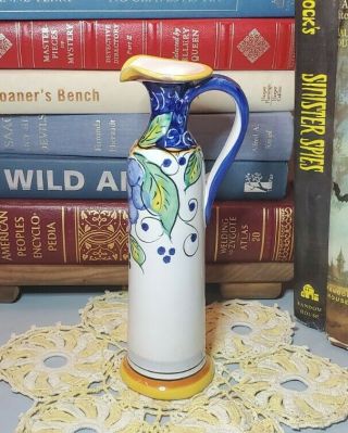 Vintage Blue And Yellow Skinny Dipinto A Mano Grape 8 " Pitcher Bud Vase