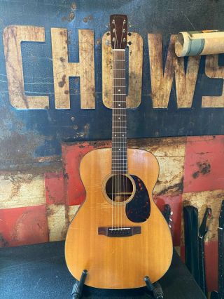 Vintage 1965 Martin 000 - 18 Acoustic Guitar