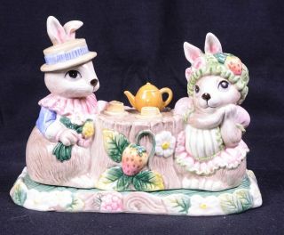 Vintage 1991 Fitz And Floyd Hat Party Bunny Tea Party Butter Dish 7.  5 " L