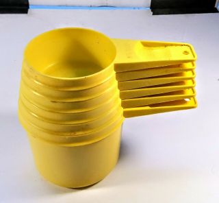 Vintage Yellow Tupperware Measuring Cups (6) - 1 Cup - 1/4 Cup