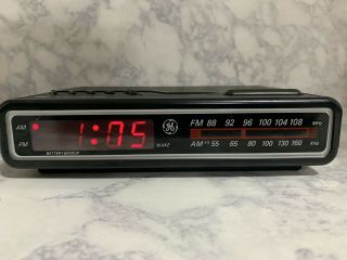 Vintage Ge General Electric Spacesaver Digital Alarm Clock Radio 7 - 4612bk