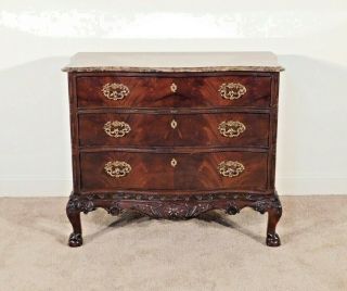 Extra Fine Henredon Chippendale Flame Mahogany Serpentine Marble Top Chest