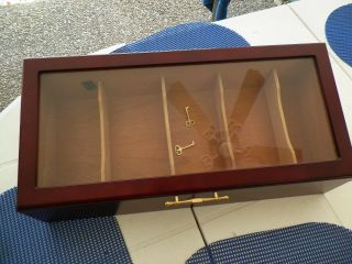 EASY VIEW 5 SECTION CHERRY TONE HUMIDOR W 2 KEYS 2