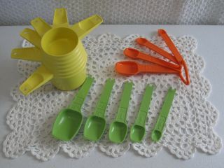 15 Pc Of Vintage Tupperware Measuring Cups And Spoons Yellow Green Orange