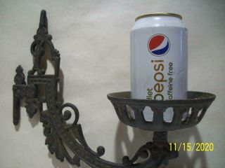 Antique / Vtg Decorative Cast Iron Wall Mount Bracket For Kerosen Lamp Lantern