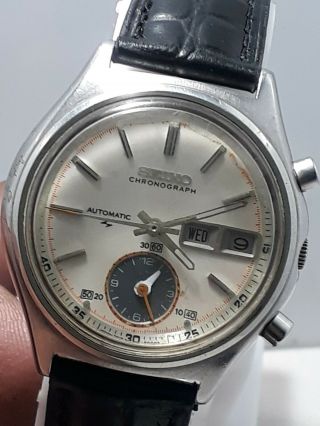 Vintage Seiko Automatic Flyback Chronograph 7016 - 8001 Men ' s Wristwatch 3